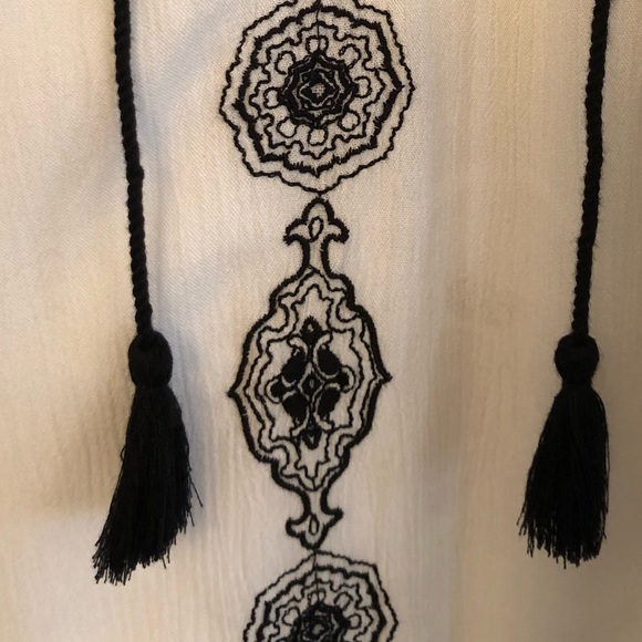 Loft White Sleevess dress with black embroidery - Picture 2 of 3